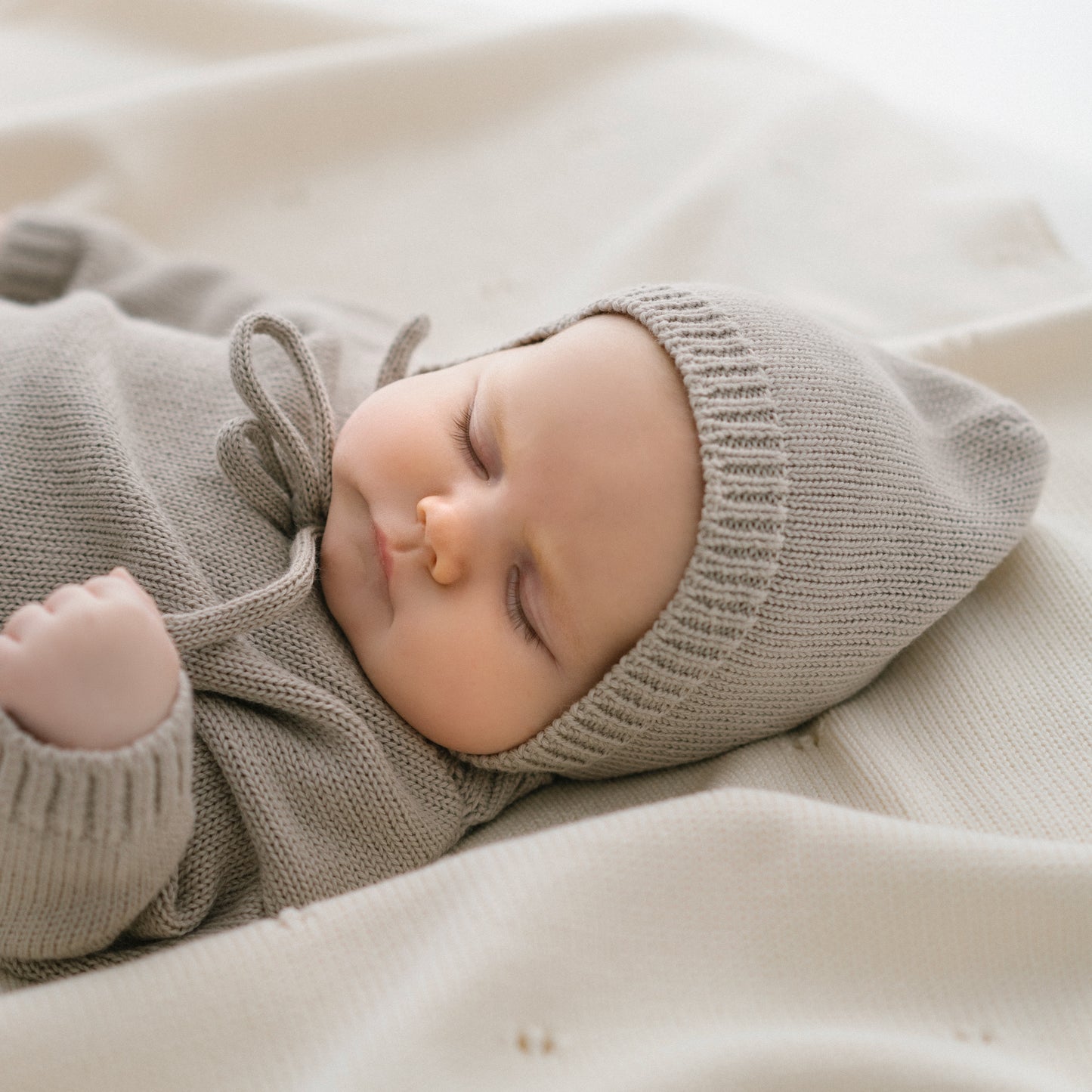 Babymütze Sand